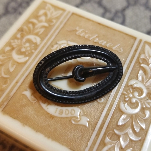 Early Victorian Mid 1800s Miniature Belt Buckle Brass Brooch - Picture 6 of 7